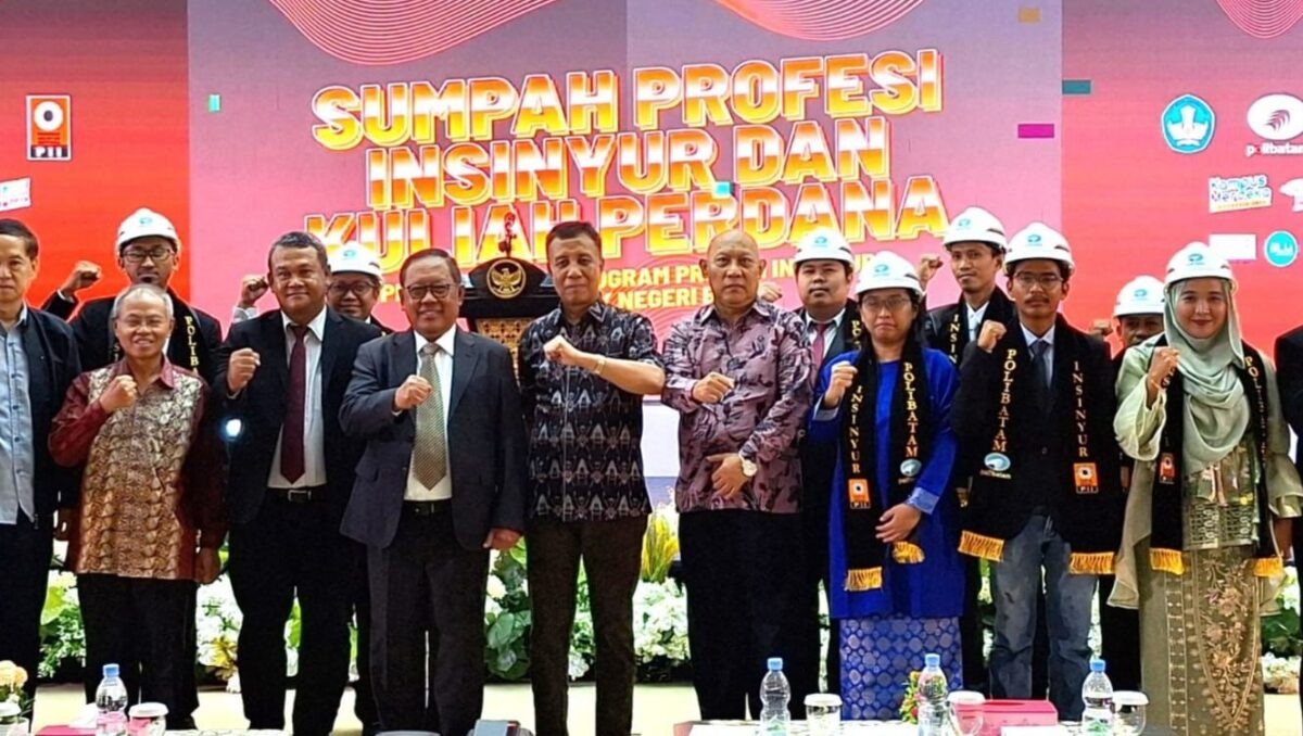 Sumpah Profesi Insinyur dan Kuliah Perdana Program Studi Program Profesi Insinyur (PSPPI) Politeknik Negeri Batam, Rabu (7/2/2024). Foto:Dok/Humas BP Batam