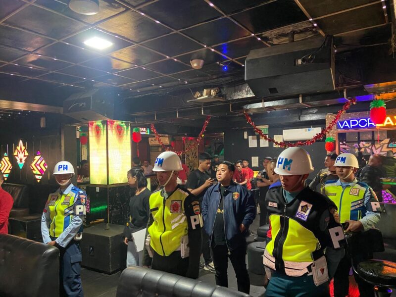 Dirresnarkoba Polda Kepri Kombes Pol Dony Alexander pimpin Razia THM di Kota Batam, Jumat (9/2/2024). Matapedia6.com/ Dok Humas Polda