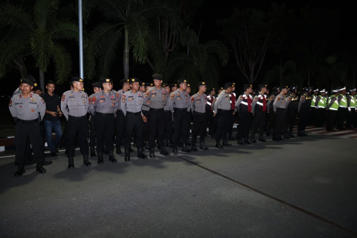 Personel Polda Kepri melakukan apel sebelum melakukan pengamanan malam perayaan imlek di Kota Batam, Jumat (9/2/2024). Matapedia6.com/ Dok Humas Polda Kepri