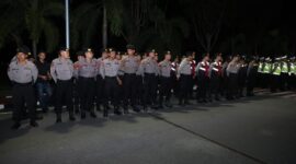 Personel Polda Kepri melakukan apel sebelum melakukan pengamanan malam perayaan imlek di Kota  Batam, Jumat (9/2/2024). Matapedia6.com/ Dok Humas Polda Kepri