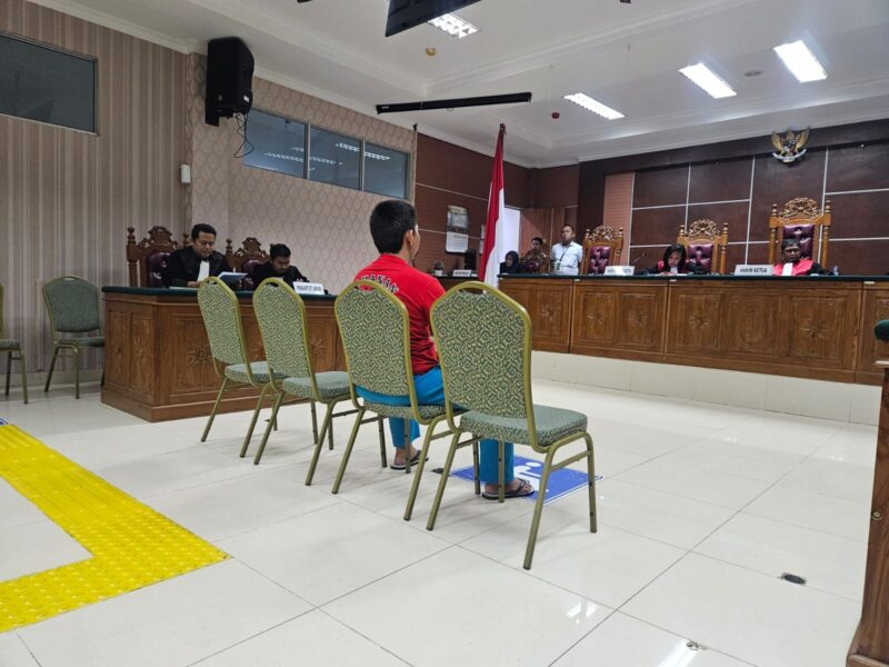 Sidang tuntutan Bang Long di PN Batam, Senin (12/2/2024). Foto:Dok/Luci-matapedia6