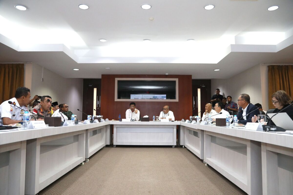 Kepala BP Batam Muhammad Rudi saat pimpin rapat. Foto:Dok/Humas BP Batam
