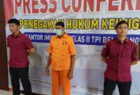 Imigrasi kelas II TPI Belakang Padang menangkap WNA asal Bangladesh yang sudah tinggal 20 tahun di Batam dan memiliki KTP Batam, Tersangka MH ditangkap saat mengurus paspor pada Desember 2023 lalu. Matapedia6.com/ Luci