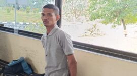 Pelaku penganiayaan debt Collector di Batam saat diamankan di pos penjagaan Polda Kepri, Selasa (28/2/2024). Matapedia6.com/ Dok Polsek
