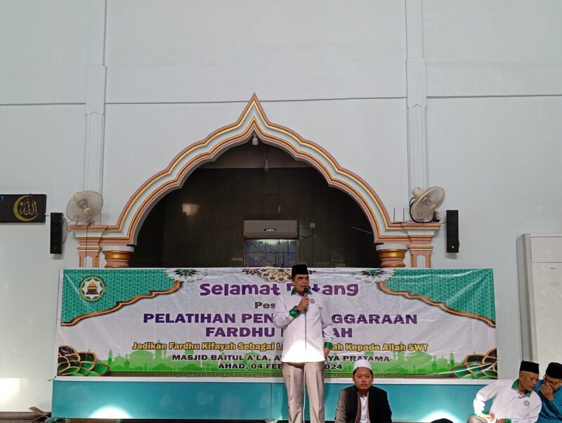 Ketua DMI sekaligus Anggota DPRD Kota Batam Arlon Veristo saat buka pelatihan fardhu kifayah di Masjid Baitul A'la, Aviari Griya Pratama, Minggu (4/2/2024). Foto:Dok/matapedia6