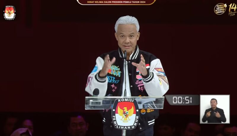 Calon presiden nomor urut tiga Ganjar Pranowo dalam debat kelima di Jakarta Convention Center, Minggu (4/2/2024). Matapedia6.com/ Screenshot YouTube KPU RI