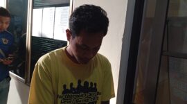 At pelaku pemukulan terhadap bayi nya sendiri berumur 50 hari, sampai harus menjalani perawatan intensif di rumah sakit. Matapedia6.com/ Luci.