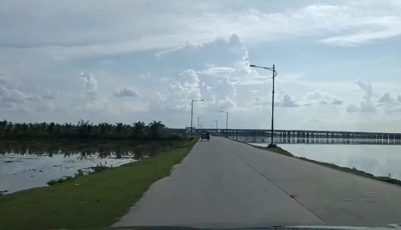 Jalan menuju Tanjung Senai Ongan Ilir, Sumatera Selatan. Di lokasi ini terjadi aksi begal yang menewaskan mahasiswa Unsri pada Jumat (2/2/2024). Matapedia6.com/ screenshot youtube