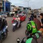 Kemacetan di persimpangan Bengkong Harapan, tidak ada lampu traffic light, Minggu (3/3/2024). Foto:Dhea/matapedia6