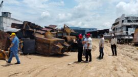 Komisi III DPRD Kota Batam lakukan Sidak ke PT aktivitas pemotongan kapal di Kelurahan Tanjunguncang, Kecamatan Batuaji, Kota Batam, Sabtu (9/3/2024). Foto:Lucia/matapedia6