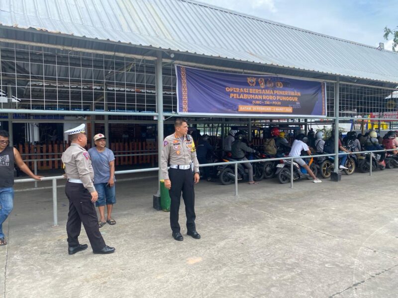 Pelaksanaan operasi seligi 2024, di pelabuhan Punggur Kota Batam, langsung dipantau oleh Dirlantas Polda Kepri Kombes Pol Tri Yulianto, Selasa (12/3/2024). Matapedia6.com/Dok Humas Polda