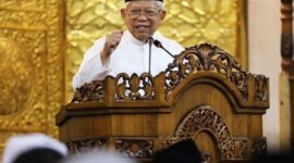 Wakil Presiden Republik Indonesia K.H. Ma'ruf Amin saat memberikan tausiah di Masjid Besar Al Uswah di jalan D.I Panjaitan, Km 10, Tanjungpinang, Kamis (14/3/2024). Matapedia6.com/Diskominfo Kepri