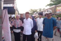 Penjabat (Pj) Walikota Tanjungpinang saat mengunjungi bazar ramadan di beberapa tempat di Tanjungpinang, Sabtu (16/3/2024). Matapedia6.com/ Dok Diskominfo Tanjungpinang