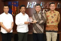 Kepala BP Batam Muhammad Rudi baju putih. Foto:Dok/Humas BP Batam