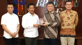 Kepala BP Batam Muhammad Rudi baju putih. Foto:Dok/Humas BP Batam