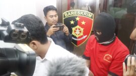 Tersangka digiring saat ekspos penangkapan peredaran Narkotika yang berhasil diungkap Polresta Barelang, Rabu (27/3/2024) Matapedia6.com/ Dok Polresta Barelang