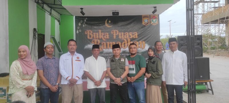 Pengurus GMPI Kota Batam foto bersama Intelkam Polda Kepri usai gelar buka puasa bersama dan berbagi kepada yatim piatu, Rabu (27/3/2024). Matapedia6.com/ Ramadan
