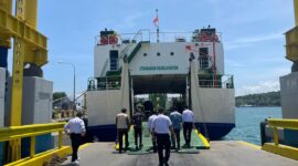 Ombudsman dan ASDP Batam meninjau kapal Roro di Punggur Batam beberapa hari lalu. Foto:Istimewa