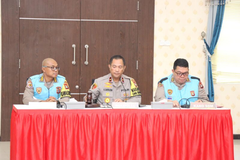 Wakapolda Kepri Brigjen Pol Asep Safrudin didampingi Irwasda Polda Kepri  Kombes Pol Sri Satyatama dan Karo SDM Polda Kepri Kombes Pol Irvan Prawira Satyaputra saat sidang penetuan kelulusan peserta SIP Polda Kepri angkatan ke 53 di Gedung Lancang Kuning Polda Kepri. Matapedia6.com/ Dok Humas Polda Kepri