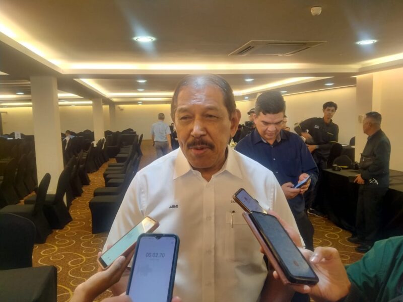 Ketua Pelancongan Desaru Tourism Association Colonel Mohd Jamal Salleh saat diwawancarai wartawan. Foto:Ramadan/matapedia6