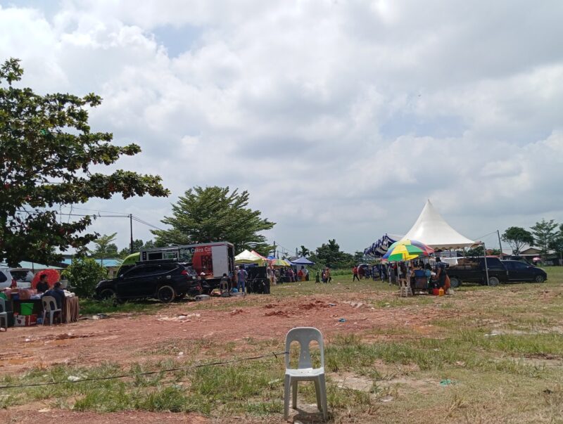 Pasar Murah di lapangan Bola Kaveling Lama, Kelurahan Sei Lekop, Kecamatan Sagulung, Batam, Rabu (6/3/2024). Foto:Zal-matapedia6