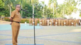 Sekretaris daerah (Sekda) Kota Batam Jefridin saat memimpin apel ASN lapangan Engku Putri Batam Centre beberapa waktu lalu. Matapedia6.com/ Diskominfo