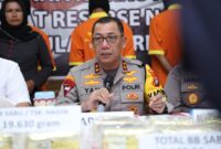 Kapolda Kepri Irjen Pol Yan Fitri Halimansyah ekspos kasus penangkapan 20 kilogram sabu oleh Subdit 2 Ditreskrimsus Polda Kepri, di lobi Utama Polda kepri, Selasa (2/4/2024). matapedia6.com/Dok Humas Polda Kepri