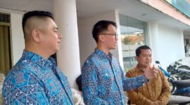 Ketua Apindo Kepri Stanly Rocky saat memberikan kata sambutan di acara pembagian sembako kepada masyarakat, Jumat (5/4/2024). Matapedia6.com/ Ramadan