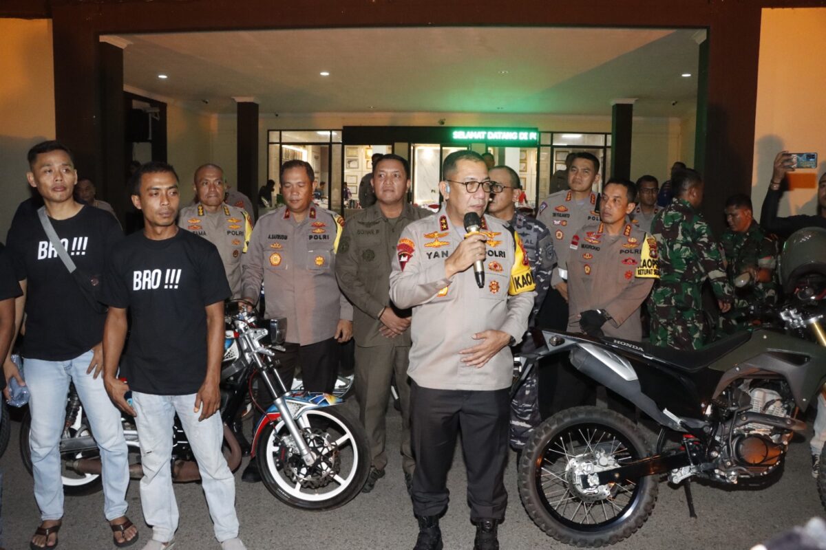 Kapolda Kepri Irjen Pol Yan Fitri Halimansyah saat meninjau kondisi pawai takbir malam Idulfitri di Engku Putri Batam, Selasa (9/4/2024).Matapedia6.com/ Dok Humas Polda