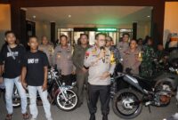 Kapolda Kepri Irjen Pol Yan Fitri Halimansyah saat meninjau kondisi pawai takbir malam Idulfitri di Engku Putri Batam, Selasa (9/4/2024).Matapedia6.com/ Dok Humas Polda