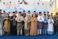 Wali Kota Batam Muhammad Rudi dan wakil Gubernur Kepri Marlin Agustina foto bersama Kapolda Kepri Irjen Pol Yan Fitri Halimansyah di moment Idulfitri 1445 H, Rabu (10/4/2024). Matapedia6.com/ Diskominfo