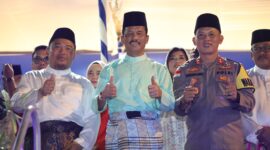 Kepala Badan Pengusahaan (BP) Batam, Muhammad Rudi foto bersama pejabat di Kota Batam dan juga wakapolresta di dataran Engku putri, Selasa (10/4/2024).Matapedia6.com/ Dok Humas BP
