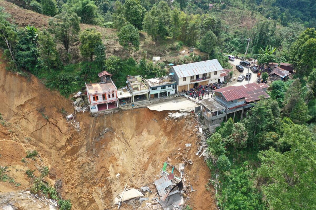 Kondisi longsor yang terjadi di tanah Toraja Sulawesi Selatan yang menyebabkan 14 orang meninggal dunia. Matapedia6.com/ Diskominfo Sulawesi selatan