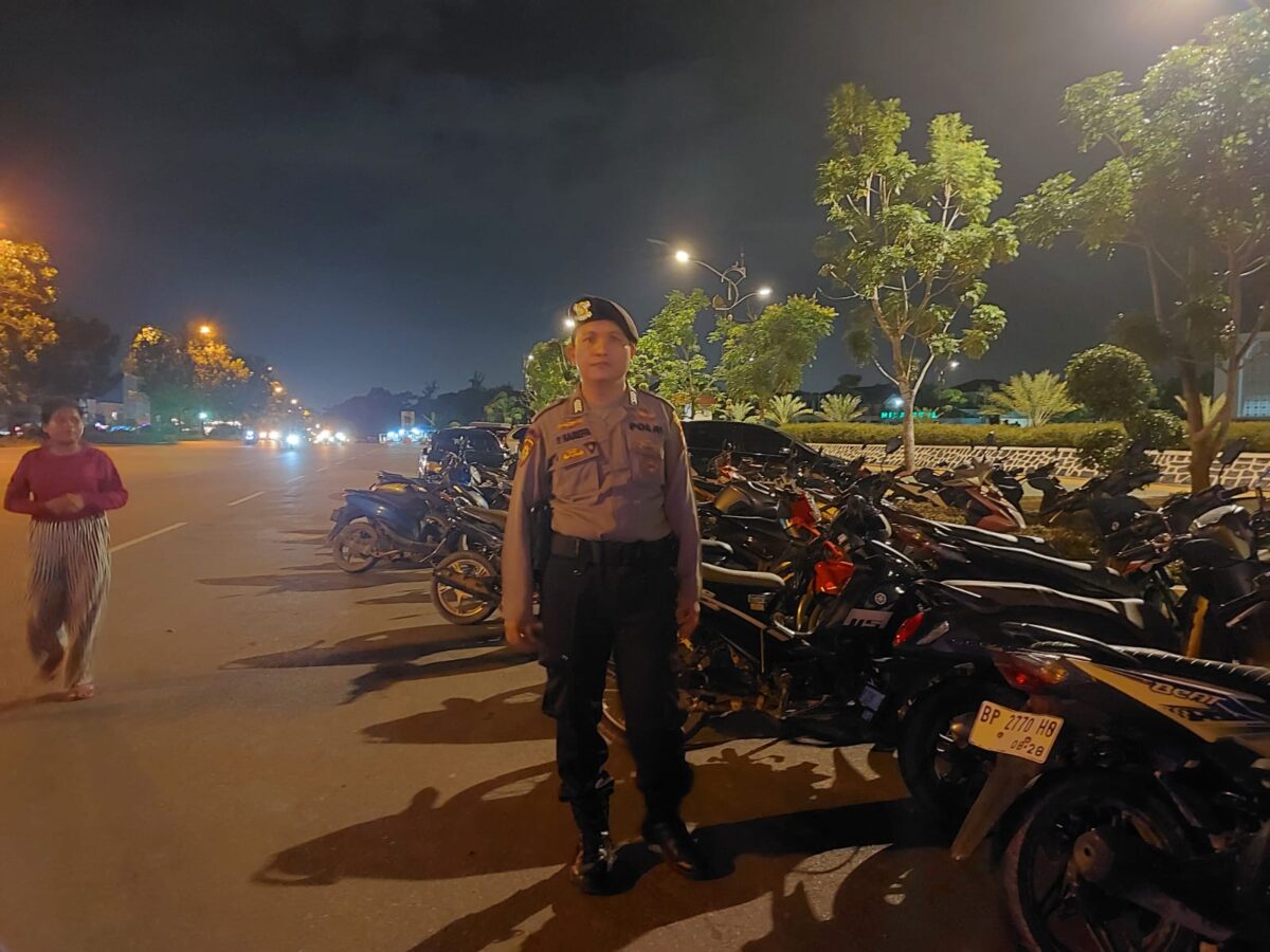 Anggota Polsek Batuaji melakukan patroli keliling khususnya di tempat-tempat yang ramai dikunjungi masyarakat, Minggu (14/4/2024). Matapedia6.com/ Dok Polsek Batuaji