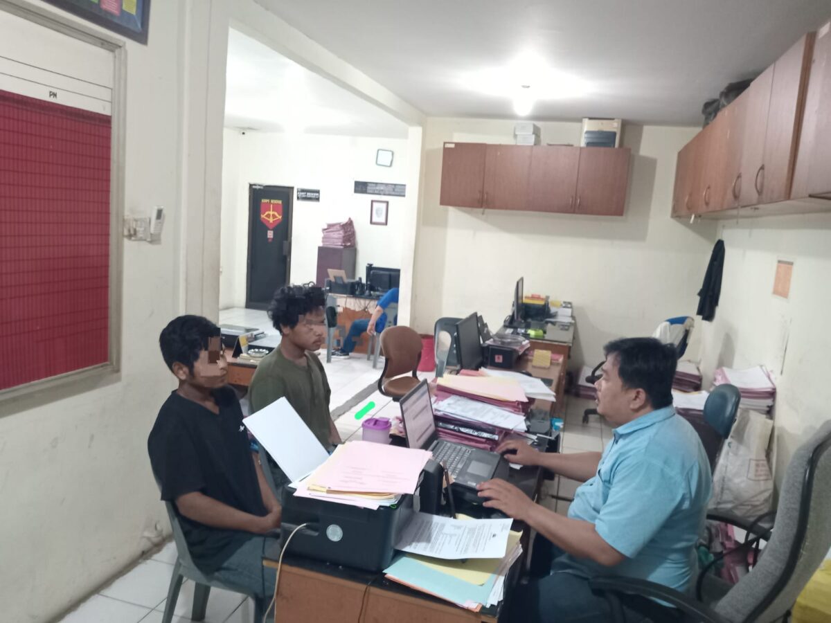 Dua pelaku pencurian mesin las di wilayah sekupang ditangkap polisi setelah dua jam melakukan aksinya. Matapedia6.com/ Dok Polsek Sekupang