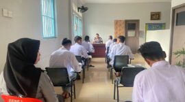 Warga Binaan Pemasyarakatan Lapas Kelas IIA Batam, ikut program ujian kesetaraan Paket C di ruang pembinaan Lapas Batam, Selasa (22/4/2024).Matapedia6.com/Dok Lapas