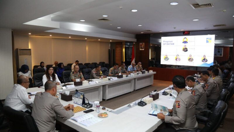 Kunjungan Tim dan Peserta Didik Sekolah Staf dan Pimpinan Tinggi (Sespimti) 33 Pokjar V di Gedung Marketing Center BP Batam, Senin, (22/4/2024). Foto:Humas BP Batam