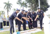 Seluruh UPT Pemasyarakatan Se-Kota Batam menyelenggarakan Upacara Tabur Bunga di Taman Makam pahlawan Pusara Bhakti Bulan Gerbang, Kamis (25/4/2024). Matapedia6.com/Dok Lapas