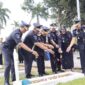 Seluruh UPT Pemasyarakatan Se-Kota Batam menyelenggarakan Upacara Tabur Bunga di Taman Makam pahlawan Pusara Bhakti Bulan Gerbang, Kamis (25/4/2024). Matapedia6.com/Dok Lapas