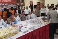 Sabu dalam bentuk cairan yang dikemas ke dalam botol minuman yang berhasil di bongkar Ditresnarkoba Polda Kepri, bersama petugas keamanan Bandara Hang Nadim Batam.Matapedia6.com/ Luci