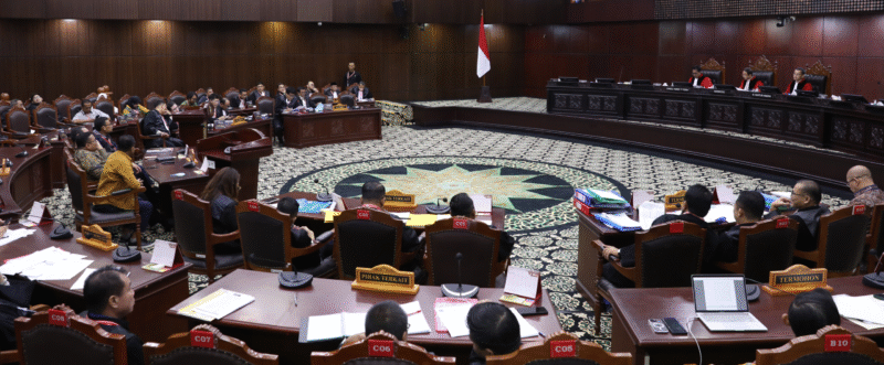 Suasana sidang pendahuluan Perselisihan Hasil Pemilihan Umum Anggota DPR RI,DPRD Provinsi, DPRD Kabupaten/kota, Senin (29/04) di Ruang Sidang Panel 1 Gedung MK. Foto Humas/Ifa.