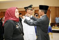 Wali Kota Batam Amsakar lantik Camat Lubuk Baja Lanaja dan Kadisduk. Foto:Diskominfo Batam