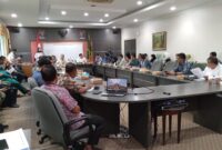 DPRD Batam RDPU bersama warga Tembesi Tower, Kamis (2/5/2024). Foto:Lucia