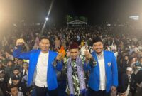 Ketua KNPI Kepri dan Batam bersama Ustadz Abdul Somad. Foto:DN/matapedia6