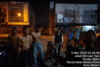 Para pelaku balap liar yang ditangkap Polresta Barelang saat gelar Cipta kondisi gabungan bersama polsek Batam Kota dan Polsek Sei Beduk, Minggu (5/5/2024). Matapedia6.com/Dok Humas Polresta Barelang
