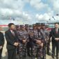 Kepala Staff Angkatan Laut  Laksamana TNI Muhammad Ali didampingi pejabat TNI AL memberikan keterangan saat peluncuran dua unit kapal patroli cepat digalangan kapal Pt Citra Shipyard Sagulung Kota Batam, Selasa (7/5/2024).Matapedia6.com/Luci