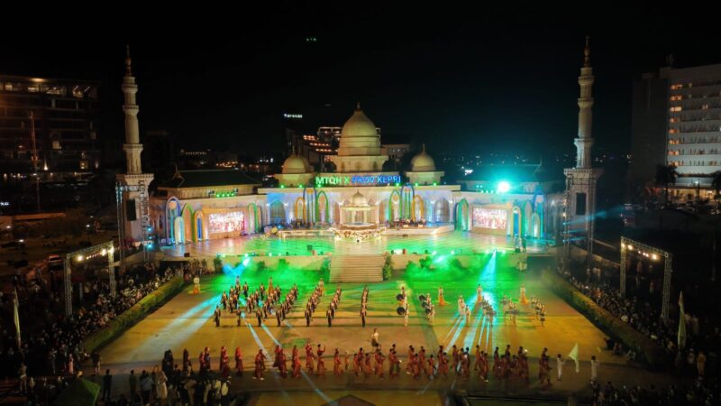 Pembukaan MTQH X Kepri di Batam dimulai dengan defile dari tujuh kafilah se-Kepri, Senin (20/52024). Matapedia6.com/Diskominfo