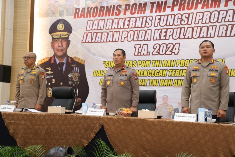 Wakapolda Kepri Brigjen Pol Asep Syafrudin membuka rapat kerja teknis (Rakernis) POM TNI – Propam Polri yang di gelar di Hotel Beverly Batam, Selasa (21/5/2024). Matapedia6.com/Dok Humas Polda
