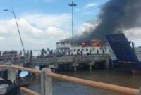 Kondisi kapal Roro Permata Lestari I Terbakar saat melakukan perbaikan kelistrikan di pelabuhan BUMD Bengkalis, Riau, Kamis (23/5/2024). Matapedia6.com/ Istimewa