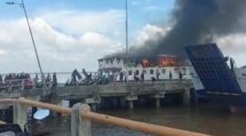 Kondisi kapal Roro Permata Lestari I Terbakar saat melakukan perbaikan kelistrikan di pelabuhan BUMD Bengkalis, Riau, Kamis (23/5/2024). Matapedia6.com/ Istimewa